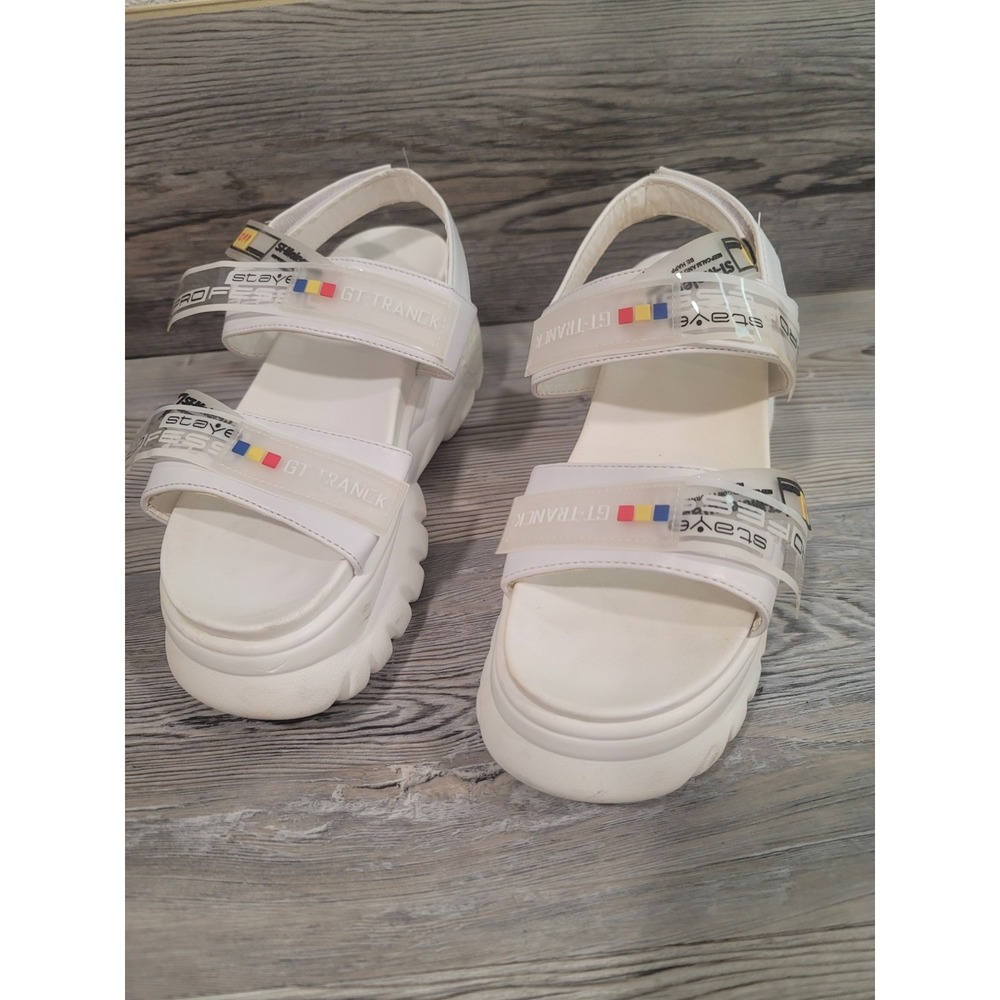 Women's sports chunky sandals white great condition size 7.5 us Beach straps